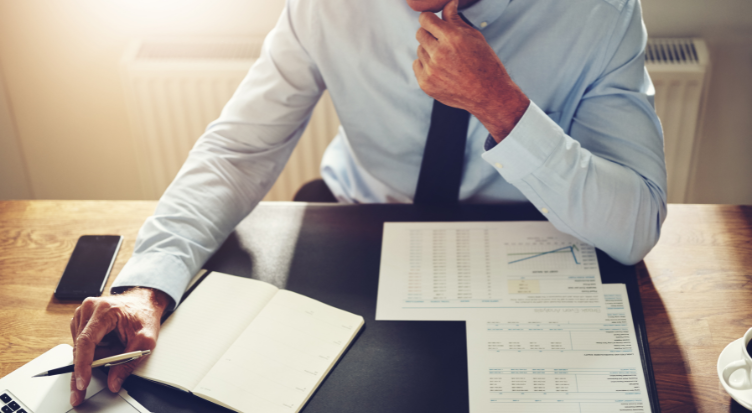 How to Choose the Right financial advisor for small business (1)